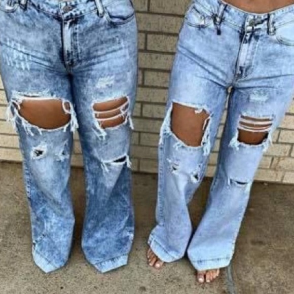 Wide Leg Jeans - Picture 2 of 2